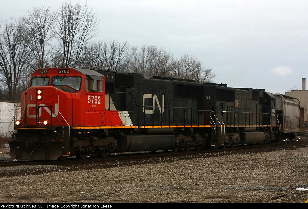 490 rounds the wye to make a pick up